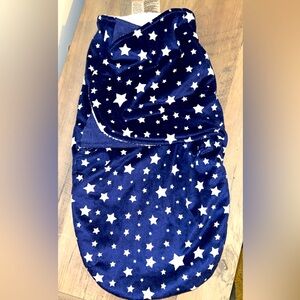 Very soft, fleece with Velcro baby swaddle, very warm, very snuggly. White/blue
